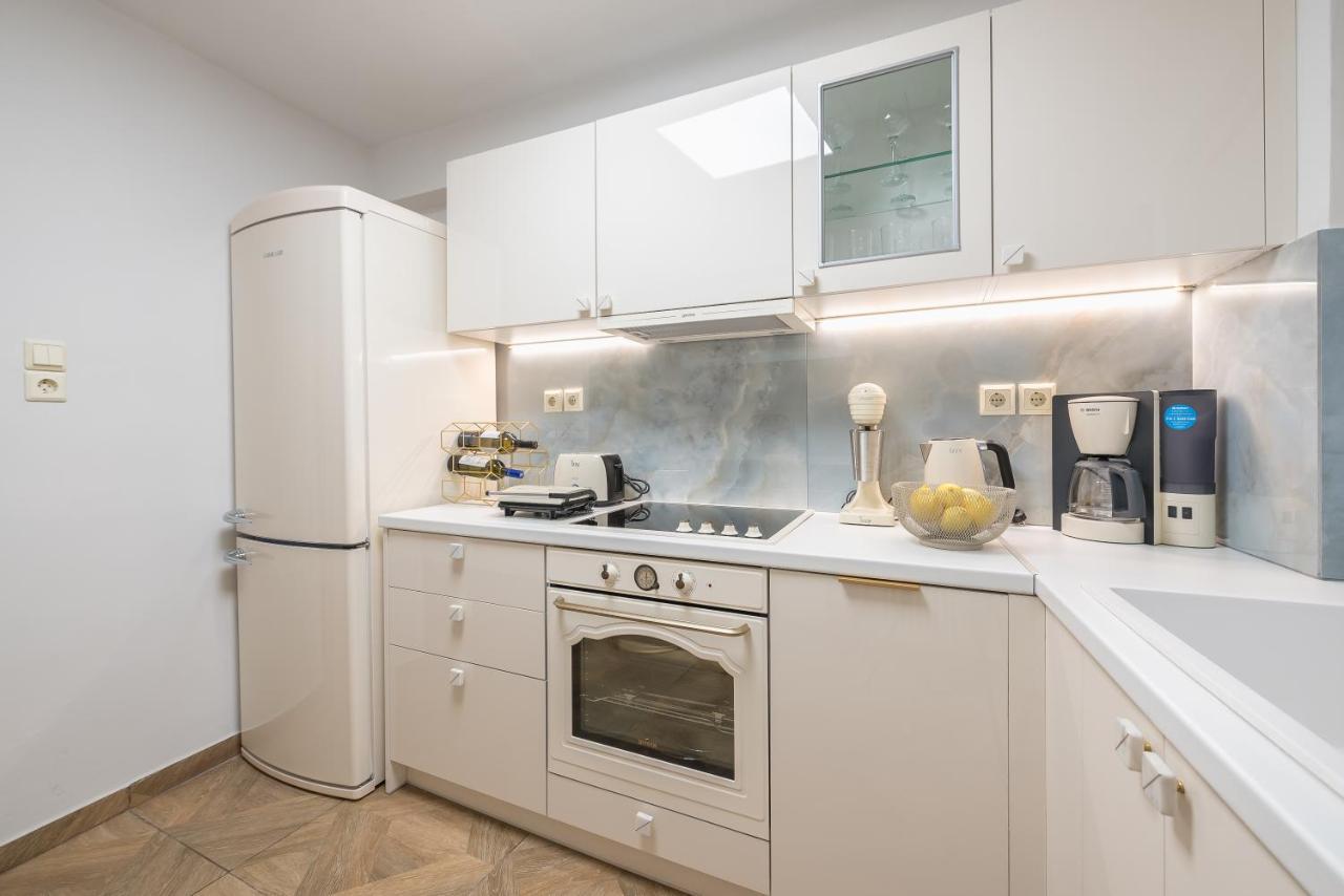 Kolonaki Garden Apartment Athens Exterior photo
